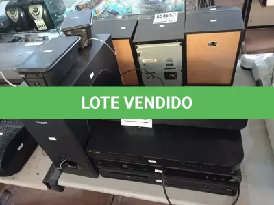LOTE 393 - 01 BLU-RAY, 01 TOCA CD, 01 SUBWOOFER E 03 CAIXAS DE SOM MARCAS E MODELOS DIVERSOS. (NO ESTADO) ATENÇÃO! FAZER A VISITAÇÃO ANTES DE ARREMATAR, NÃO SABEMOS SE FUNCIONA. LEILÃO NÃO TEM GARANTIA E NEM DEVOLUÇÃO, SUJEITO A POSSÍVEIS AVARIAS VISÍVEIS/OCULTAS E/OU AUSÊNCIA DE COMPONENTES.