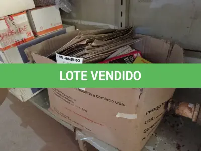 LOTE 271 - 01 LOTE COM VÁRIAS REVISTAS ANTIGAS E DISCOS DE VINIL TÍTULOS DIVERSOS. (NO ESTADO) ATENÇÃO! FAZER A VISITAÇÃO ANTES DE ARREMATAR, NÃO SABEMOS SE FUNCIONA. LEILÃO NÃO TEM GARANTIA E NEM DEVOLUÇÃO, SUJEITO A POSSÍVEIS AVARIAS VISÍVEIS/OCULTAS E/OU AUSÊNCIA DE COMPONENTES.