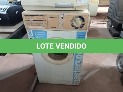 LOTE 411 - 02 MICRO-ONDAS MARCAS E MODELOS DIVERSOS. (NO ESTADO) ATENÇÃO! FAZER A VISITAÇÃO ANTES DE ARREMATAR, NÃO SABEMOS SE FUNCIONA. LEILÃO NÃO TEM GARANTIA E NEM DEVOLUÇÃO, SUJEITO A POSSÍVEIS AVARIAS VISÍVEIS/OCULTAS E/OU AUSÊNCIA DE COMPONENTES.