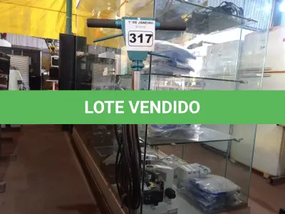 LOTE 317 - 01 ENCERADEIRA INDUSTRIAL MARCA CRISMAR. (NO ESTADO) ATENÇÃO! FAZER A VISITAÇÃO ANTES DE ARREMATAR, NÃO SABEMOS SE FUNCIONA. LEILÃO NÃO TEM GARANTIA E NEM DEVOLUÇÃO, SUJEITO A POSSÍVEIS AVARIAS VISÍVEIS/OCULTAS E/OU AUSÊNCIA DE COMPONENTES.