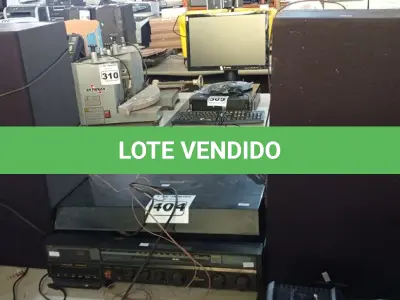 LOTE 404 - 01 APARELHO DE SOM 3X1 MARCA PHILCO. (NO ESTADO) ATENÇÃO! FAZER A VISITAÇÃO ANTES DE ARREMATAR, NÃO SABEMOS SE FUNCIONA. LEILÃO NÃO TEM GARANTIA E NEM DEVOLUÇÃO, SUJEITO A POSSÍVEIS AVARIAS VISÍVEIS/OCULTAS E/OU AUSÊNCIA DE COMPONENTES.