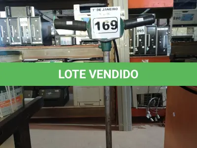 LOTE 169 - 01 ENCERADEIRA INDUSTRIAL MARCA BANDEIRANTE. (NO ESTADO) ATENÇÃO! FAZER A VISITAÇÃO ANTES DE ARREMATAR, NÃO SABEMOS SE FUNCIONA. LEILÃO NÃO TEM GARANTIA E NEM DEVOLUÇÃO, SUJEITO A POSSÍVEIS AVARIAS VISÍVEIS/OCULTAS E/OU AUSÊNCIA DE COMPONENTES.