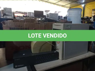 LOTE 241 - 01 DUPLICADOR DE VÍDEO, 01 CPU, 01 ESTABILIZADOR E GRANDE QUANTIDADE DE TECLADOS PARA PC MARCAS E MODELOS DIVERSOS. (NO ESTADO) ATENÇÃO! FAZER A VISITAÇÃO ANTES DE ARREMATAR, NÃO SABEMOS SE FUNCIONA. LEILÃO NÃO TEM GARANTIA E NEM DEVOLUÇÃO, SUJEITO A POSSÍVEIS AVARIAS VISÍVEIS/OCULTAS E/OU AUSÊNCIA DE COMPONENTES.