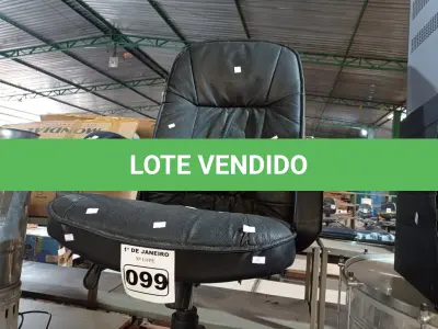 LOTE 099 - 01 CADEIRA DE ESCRITÓRIO COM BASE GIRATÓRIA. (NO ESTADO) ATENÇÃO! FAZER A VISITAÇÃO ANTES DE ARREMATAR, NÃO SABEMOS SE FUNCIONA. LEILÃO NÃO TEM GARANTIA E NEM DEVOLUÇÃO, SUJEITO A POSSÍVEIS AVARIAS VISÍVEIS/OCULTAS E/OU AUSÊNCIA DE COMPONENTES.