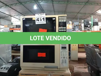 LOTE 411 - 02 MICRO-ONDAS MARCAS E MODELOS DIVERSOS. (NO ESTADO) ATENÇÃO! FAZER A VISITAÇÃO ANTES DE ARREMATAR, NÃO SABEMOS SE FUNCIONA. LEILÃO NÃO TEM GARANTIA E NEM DEVOLUÇÃO, SUJEITO A POSSÍVEIS AVARIAS VISÍVEIS/OCULTAS E/OU AUSÊNCIA DE COMPONENTES.