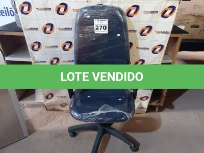 LOTE 270 - 01 CADEIRA DE ESCRITÓRIO COM BASE GIRATÓRIA. (NO ESTADO) ATENÇÃO! FAZER A VISITAÇÃO ANTES DE ARREMATAR, NÃO SABEMOS SE FUNCIONA. LEILÃO NÃO TEM GARANTIA E NEM DEVOLUÇÃO, SUJEITO A POSSÍVEIS AVARIAS VISÍVEIS/OCULTAS E/OU AUSÊNCIA DE COMPONENTES.