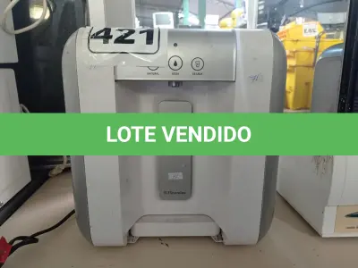LOTE 421 - 01 PURIFICADOR DE ÁGUA MARCA ELECTROLUX. (NO ESTADO) ATENÇÃO! FAZER A VISITAÇÃO ANTES DE ARREMATAR, NÃO SABEMOS SE FUNCIONA. LEILÃO NÃO TEM GARANTIA E NEM DEVOLUÇÃO, SUJEITO A POSSÍVEIS AVARIAS VISÍVEIS/OCULTAS E/OU AUSÊNCIA DE COMPONENTES.