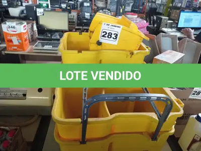 LOTE 283 - 04 CARRINHOS DE LIMPEZA INCOMPLETOS. (NO ESTADO) ATENÇÃO! FAZER A VISITAÇÃO ANTES DE ARREMATAR, NÃO SABEMOS SE FUNCIONA. LEILÃO NÃO TEM GARANTIA E NEM DEVOLUÇÃO, SUJEITO A POSSÍVEIS AVARIAS VISÍVEIS/OCULTAS E/OU AUSÊNCIA DE COMPONENTES.