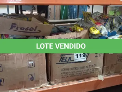 LOTE 119 - 01 LOTE COM GRANDE QUANTIDADE DE REATORES PARA LAMPAS FLUORESCENTES. (NO ESTADO) ATENÇÃO! FAZER A VISITAÇÃO ANTES DE ARREMATAR, NÃO SABEMOS SE FUNCIONA. LEILÃO NÃO TEM GARANTIA E NEM DEVOLUÇÃO, SUJEITO A POSSÍVEIS AVARIAS VISÍVEIS/OCULTAS E/OU AUSÊNCIA DE COMPONENTES.