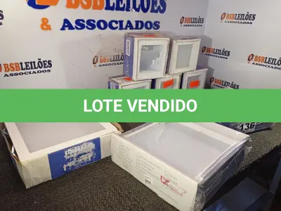 LOTE 136 - 01 LOTE COM VÁRIAS LUMINÁRIAS DE EMBUTIR. (NO ESTADO) ATENÇÃO! FAZER A VISITAÇÃO ANTES DE ARREMATAR, NÃO SABEMOS SE FUNCIONA. LEILÃO NÃO TEM GARANTIA E NEM DEVOLUÇÃO, SUJEITO A POSSÍVEIS AVARIAS VISÍVEIS/OCULTAS E/OU AUSÊNCIA DE COMPONENTES.