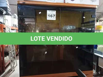LOTE 167 - 01 ARMÁRIO EM MADEIRA COM 02 PORTAS DE VIDRO. (NO ESTADO) ATENÇÃO! FAZER A VISITAÇÃO ANTES DE ARREMATAR, NÃO SABEMOS SE FUNCIONA. LEILÃO NÃO TEM GARANTIA E NEM DEVOLUÇÃO, SUJEITO A POSSÍVEIS AVARIAS VISÍVEIS/OCULTAS E/OU AUSÊNCIA DE COMPONENTES.