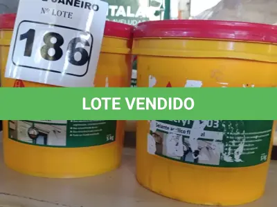 LOTE 186 - 02 BALDES DE SIKACRYL 203, SELANTE ACRÍLICO FLEXÍVEL. (NO ESTADO) ATENÇÃO! FAZER A VISITAÇÃO ANTES DE ARREMATAR, NÃO SABEMOS SE FUNCIONA. LEILÃO NÃO TEM GARANTIA E NEM DEVOLUÇÃO, SUJEITO A POSSÍVEIS AVARIAS VISÍVEIS/OCULTAS E/OU AUSÊNCIA DE COMPONENTES.