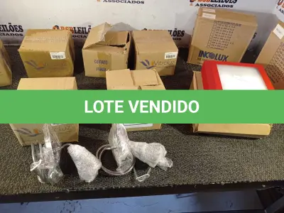 LOTE 137 - 01 LOTE COM VÁRIAS LUMINÁRIAS DE EMBUTIR. (NO ESTADO) ATENÇÃO! FAZER A VISITAÇÃO ANTES DE ARREMATAR, NÃO SABEMOS SE FUNCIONA. LEILÃO NÃO TEM GARANTIA E NEM DEVOLUÇÃO, SUJEITO A POSSÍVEIS AVARIAS VISÍVEIS/OCULTAS E/OU AUSÊNCIA DE COMPONENTES.