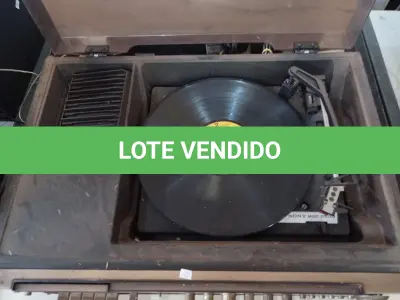LOTE 391 - 01 APARELHO DE SOM 3X1 MARCA SONY. (NO ESTADO) ATENÇÃO! FAZER A VISITAÇÃO ANTES DE ARREMATAR, NÃO SABEMOS SE FUNCIONA. LEILÃO NÃO TEM GARANTIA E NEM DEVOLUÇÃO, SUJEITO A POSSÍVEIS AVARIAS VISÍVEIS/OCULTAS E/OU AUSÊNCIA DE COMPONENTES.