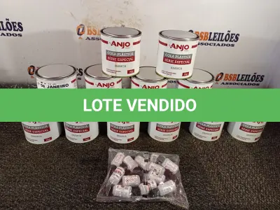 LOTE 124 - 12 LATAS DE COLA PLÁSTICA ANJO. (NO ESTADO) ATENÇÃO! FAZER A VISITAÇÃO ANTES DE ARREMATAR, NÃO SABEMOS SE FUNCIONA. LEILÃO NÃO TEM GARANTIA E NEM DEVOLUÇÃO, SUJEITO A POSSÍVEIS AVARIAS VISÍVEIS/OCULTAS E/OU AUSÊNCIA DE COMPONENTES.