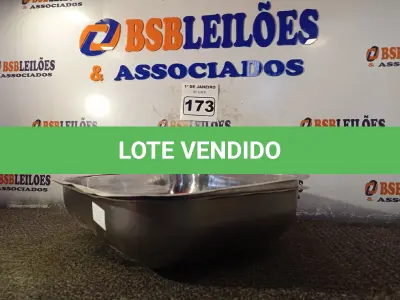 LOTE 173 - 01 CUBAS EM AÇO INOX. (NO ESTADO) ATENÇÃO! FAZER A VISITAÇÃO ANTES DE ARREMATAR, NÃO SABEMOS SE FUNCIONA. LEILÃO NÃO TEM GARANTIA E NEM DEVOLUÇÃO, SUJEITO A POSSÍVEIS AVARIAS VISÍVEIS/OCULTAS E/OU AUSÊNCIA DE COMPONENTES.