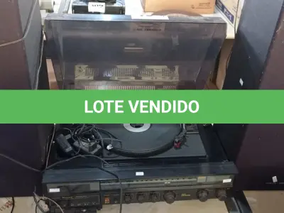 LOTE 404 - 01 APARELHO DE SOM 3X1 MARCA PHILCO. (NO ESTADO) ATENÇÃO! FAZER A VISITAÇÃO ANTES DE ARREMATAR, NÃO SABEMOS SE FUNCIONA. LEILÃO NÃO TEM GARANTIA E NEM DEVOLUÇÃO, SUJEITO A POSSÍVEIS AVARIAS VISÍVEIS/OCULTAS E/OU AUSÊNCIA DE COMPONENTES.
