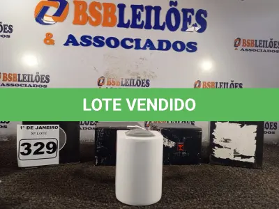 LOTE 329 - 01 LOTE COM VÁRIAS LUMINÁRIAS. (NO ESTADO) ATENÇÃO! FAZER A VISITAÇÃO ANTES DE ARREMATAR, NÃO SABEMOS SE FUNCIONA. LEILÃO NÃO TEM GARANTIA E NEM DEVOLUÇÃO, SUJEITO A POSSÍVEIS AVARIAS VISÍVEIS/OCULTAS E/OU AUSÊNCIA DE COMPONENTES.