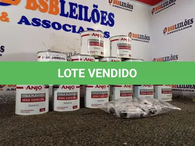 LOTE 124 - 12 LATAS DE COLA PLÁSTICA ANJO. (NO ESTADO) ATENÇÃO! FAZER A VISITAÇÃO ANTES DE ARREMATAR, NÃO SABEMOS SE FUNCIONA. LEILÃO NÃO TEM GARANTIA E NEM DEVOLUÇÃO, SUJEITO A POSSÍVEIS AVARIAS VISÍVEIS/OCULTAS E/OU AUSÊNCIA DE COMPONENTES.