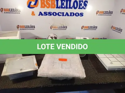 LOTE 125 - 01 LOTE COM VÁRIAS LUMINÁRIAS MARCAS E MODELOS DIVERSOS. (NO ESTADO) ATENÇÃO! FAZER A VISITAÇÃO ANTES DE ARREMATAR, NÃO SABEMOS SE FUNCIONA. LEILÃO NÃO TEM GARANTIA E NEM DEVOLUÇÃO, SUJEITO A POSSÍVEIS AVARIAS VISÍVEIS/OCULTAS E/OU AUSÊNCIA DE COMPONENTES.