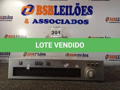 LOTE 201 - 01 APARELHO AM/FM STÉREO TUNER MARCA GRADIENTE. (NO ESTADO) ATENÇÃO! FAZER A VISITAÇÃO ANTES DE ARREMATAR, NÃO SABEMOS SE FUNCIONA. LEILÃO NÃO TEM GARANTIA E NEM DEVOLUÇÃO, SUJEITO A POSSÍVEIS AVARIAS VISÍVEIS/OCULTAS E/OU AUSÊNCIA DE COMPONENTES.