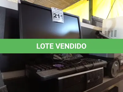 LOTE 211 - 01 CPU, 01 MONITOR, 01 TECLADO E 01 MOUSE. (NO ESTADO) ATENÇÃO! FAZER A VISITAÇÃO ANTES DE ARREMATAR, NÃO SABEMOS SE FUNCIONA. LEILÃO NÃO TEM GARANTIA E NEM DEVOLUÇÃO, SUJEITO A POSSÍVEIS AVARIAS VISÍVEIS/OCULTAS E/OU AUSÊNCIA DE COMPONENTES.