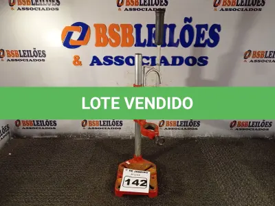 LOTE 142 - 01 SUPORTE PARA FURADEIRA DE BANCADA. (NO ESTADO) ATENÇÃO! FAZER A VISITAÇÃO ANTES DE ARREMATAR, NÃO SABEMOS SE FUNCIONA. LEILÃO NÃO TEM GARANTIA E NEM DEVOLUÇÃO, SUJEITO A POSSÍVEIS AVARIAS VISÍVEIS/OCULTAS E/OU AUSÊNCIA DE COMPONENTES.