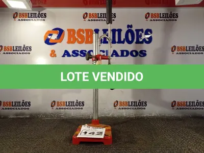 LOTE 142 - 01 SUPORTE PARA FURADEIRA DE BANCADA. (NO ESTADO) ATENÇÃO! FAZER A VISITAÇÃO ANTES DE ARREMATAR, NÃO SABEMOS SE FUNCIONA. LEILÃO NÃO TEM GARANTIA E NEM DEVOLUÇÃO, SUJEITO A POSSÍVEIS AVARIAS VISÍVEIS/OCULTAS E/OU AUSÊNCIA DE COMPONENTES.