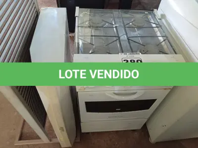 LOTE 380 - 01 FOGÃO A GÁS 04 BOCAS E 01 DEPURADOR DE AR. (NO ESTADO) ATENÇÃO! FAZER A VISITAÇÃO ANTES DE ARREMATAR, NÃO SABEMOS SE FUNCIONA. LEILÃO NÃO TEM GARANTIA E NEM DEVOLUÇÃO, SUJEITO A POSSÍVEIS AVARIAS VISÍVEIS/OCULTAS E/OU AUSÊNCIA DE COMPONENTES.