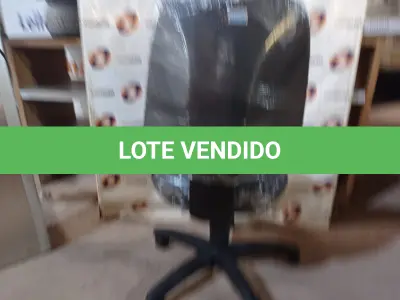 LOTE 110 - 01 CADEIRA DE ESCRITÓRIO COM BASE GIRATÓRIA. (NO ESTADO) ATENÇÃO! FAZER A VISITAÇÃO ANTES DE ARREMATAR, NÃO SABEMOS SE FUNCIONA. LEILÃO NÃO TEM GARANTIA E NEM DEVOLUÇÃO, SUJEITO A POSSÍVEIS AVARIAS VISÍVEIS/OCULTAS E/OU AUSÊNCIA DE COMPONENTES.