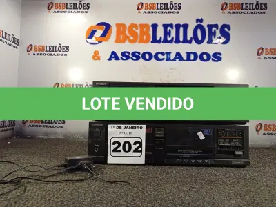 LOTE 202 - 02 ESTÉREOS CASSETTE DECK TECHNICS. (NO ESTADO) ATENÇÃO! FAZER A VISITAÇÃO ANTES DE ARREMATAR, NÃO SABEMOS SE FUNCIONA. LEILÃO NÃO TEM GARANTIA E NEM DEVOLUÇÃO, SUJEITO A POSSÍVEIS AVARIAS VISÍVEIS/OCULTAS E/OU AUSÊNCIA DE COMPONENTES.