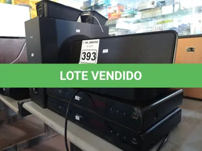 LOTE 393 - 01 BLU-RAY, 01 TOCA CD, 01 SUBWOOFER E 03 CAIXAS DE SOM MARCAS E MODELOS DIVERSOS. (NO ESTADO) ATENÇÃO! FAZER A VISITAÇÃO ANTES DE ARREMATAR, NÃO SABEMOS SE FUNCIONA. LEILÃO NÃO TEM GARANTIA E NEM DEVOLUÇÃO, SUJEITO A POSSÍVEIS AVARIAS VISÍVEIS/OCULTAS E/OU AUSÊNCIA DE COMPONENTES.