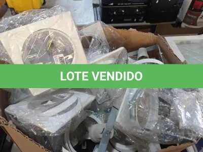 LOTE 308 - 01 LOTE COM VÁRIAS LUMINÁRIAS DE EMBUTIR. (NO ESTADO) ATENÇÃO! FAZER A VISITAÇÃO ANTES DE ARREMATAR, NÃO SABEMOS SE FUNCIONA. LEILÃO NÃO TEM GARANTIA E NEM DEVOLUÇÃO, SUJEITO A POSSÍVEIS AVARIAS VISÍVEIS/OCULTAS E/OU AUSÊNCIA DE COMPONENTES.