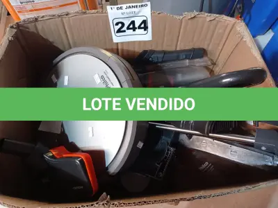 LOTE 244 - 01 ROBÔ ASPIRADOR E VÁRIOS ACESSÓRIOS PRA ASPIRADORES MARCAS E MODELOS DIVERSOS. (NO ESTADO) ATENÇÃO! FAZER A VISITAÇÃO ANTES DE ARREMATAR, NÃO SABEMOS SE FUNCIONA. LEILÃO NÃO TEM GARANTIA E NEM DEVOLUÇÃO, SUJEITO A POSSÍVEIS AVARIAS VISÍVEIS/OCULTAS E/OU AUSÊNCIA DE COMPONENTES.