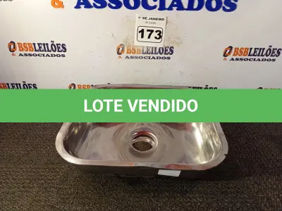 LOTE 173 - 01 CUBAS EM AÇO INOX. (NO ESTADO) ATENÇÃO! FAZER A VISITAÇÃO ANTES DE ARREMATAR, NÃO SABEMOS SE FUNCIONA. LEILÃO NÃO TEM GARANTIA E NEM DEVOLUÇÃO, SUJEITO A POSSÍVEIS AVARIAS VISÍVEIS/OCULTAS E/OU AUSÊNCIA DE COMPONENTES.