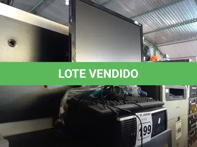 LOTE 199 - 01 CPU, 01 MONITOR, 01 TECLADO E 01 MOUSE. (NO ESTADO) ATENÇÃO! FAZER A VISITAÇÃO ANTES DE ARREMATAR, NÃO SABEMOS SE FUNCIONA. LEILÃO NÃO TEM GARANTIA E NEM DEVOLUÇÃO, SUJEITO A POSSÍVEIS AVARIAS VISÍVEIS/OCULTAS E/OU AUSÊNCIA DE COMPONENTES.