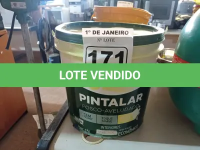 LOTE 171 - 01 BALDE DE TINTA IQUINE PINTALAR FOSCO-AVELUDADO 15L NA COR BRANCO GELO. (NO ESTADO) ATENÇÃO! FAZER A VISITAÇÃO ANTES DE ARREMATAR, NÃO SABEMOS SE FUNCIONA. LEILÃO NÃO TEM GARANTIA E NEM DEVOLUÇÃO, SUJEITO A POSSÍVEIS AVARIAS VISÍVEIS/OCULTAS E/OU AUSÊNCIA DE COMPONENTES.