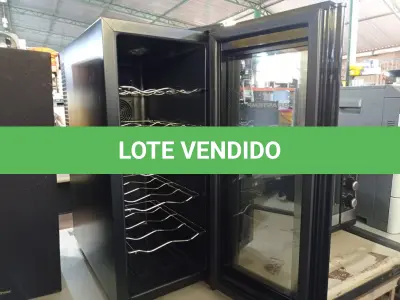LOTE 406 - 01 ADEGA MARCA BRASTEMP. (NO ESTADO) ATENÇÃO! FAZER A VISITAÇÃO ANTES DE ARREMATAR, NÃO SABEMOS SE FUNCIONA. LEILÃO NÃO TEM GARANTIA E NEM DEVOLUÇÃO, SUJEITO A POSSÍVEIS AVARIAS VISÍVEIS/OCULTAS E/OU AUSÊNCIA DE COMPONENTES.