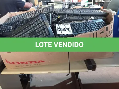 LOTE 241 - 01 DUPLICADOR DE VÍDEO, 01 CPU, 01 ESTABILIZADOR E GRANDE QUANTIDADE DE TECLADOS PARA PC MARCAS E MODELOS DIVERSOS. (NO ESTADO) ATENÇÃO! FAZER A VISITAÇÃO ANTES DE ARREMATAR, NÃO SABEMOS SE FUNCIONA. LEILÃO NÃO TEM GARANTIA E NEM DEVOLUÇÃO, SUJEITO A POSSÍVEIS AVARIAS VISÍVEIS/OCULTAS E/OU AUSÊNCIA DE COMPONENTES.