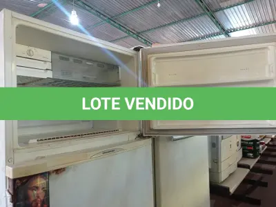 LOTE 347 - 01 GELADEIRA MARCA BRASTEMP 220V. (NO ESTADO) ATENÇÃO! FAZER A VISITAÇÃO ANTES DE ARREMATAR, NÃO SABEMOS SE FUNCIONA. LEILÃO NÃO TEM GARANTIA E NEM DEVOLUÇÃO, SUJEITO A POSSÍVEIS AVARIAS VISÍVEIS/OCULTAS E/OU AUSÊNCIA DE COMPONENTES.