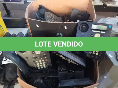LOTE 311 - 01 LOTE COM VÁRIOS APARELHOS DE TELEFONE. (NO ESTADO) ATENÇÃO! FAZER A VISITAÇÃO ANTES DE ARREMATAR, NÃO SABEMOS SE FUNCIONA. LEILÃO NÃO TEM GARANTIA E NEM DEVOLUÇÃO, SUJEITO A POSSÍVEIS AVARIAS VISÍVEIS/OCULTAS E/OU AUSÊNCIA DE COMPONENTES.