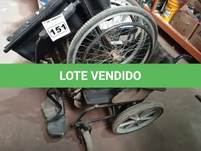 LOTE 151 - 02 CADEIRAS DE RODAS MARCAS E MODELOS DIVERSOS. (NO ESTADO) ATENÇÃO! FAZER A VISITAÇÃO ANTES DE ARREMATAR, NÃO SABEMOS SE FUNCIONA. LEILÃO NÃO TEM GARANTIA E NEM DEVOLUÇÃO, SUJEITO A POSSÍVEIS AVARIAS VISÍVEIS/OCULTAS E/OU AUSÊNCIA DE COMPONENTES.