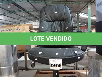 LOTE 099 - 01 CADEIRA DE ESCRITÓRIO COM BASE GIRATÓRIA. (NO ESTADO) ATENÇÃO! FAZER A VISITAÇÃO ANTES DE ARREMATAR, NÃO SABEMOS SE FUNCIONA. LEILÃO NÃO TEM GARANTIA E NEM DEVOLUÇÃO, SUJEITO A POSSÍVEIS AVARIAS VISÍVEIS/OCULTAS E/OU AUSÊNCIA DE COMPONENTES.