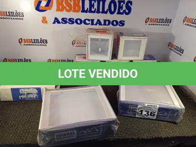 LOTE 136 - 01 LOTE COM VÁRIAS LUMINÁRIAS DE EMBUTIR. (NO ESTADO) ATENÇÃO! FAZER A VISITAÇÃO ANTES DE ARREMATAR, NÃO SABEMOS SE FUNCIONA. LEILÃO NÃO TEM GARANTIA E NEM DEVOLUÇÃO, SUJEITO A POSSÍVEIS AVARIAS VISÍVEIS/OCULTAS E/OU AUSÊNCIA DE COMPONENTES.