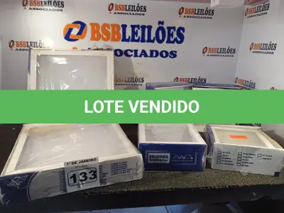 LOTE 133 - 01 LOTE COM VÁRIAS LUMINÁRIAS DE EMBUTIR. (NO ESTADO) ATENÇÃO! FAZER A VISITAÇÃO ANTES DE ARREMATAR, NÃO SABEMOS SE FUNCIONA. LEILÃO NÃO TEM GARANTIA E NEM DEVOLUÇÃO, SUJEITO A POSSÍVEIS AVARIAS VISÍVEIS/OCULTAS E/OU AUSÊNCIA DE COMPONENTES.
