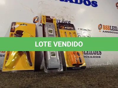 LOTE 033 - 01 KIT DE CHAVES DE FENDA E PHILIPS PONTA IMANTADA 20 CM COM 02 UNIDADES, 01 NÍVEL TORPEDO BASE MAGNÉTICA 23CM E 01 DESCASCADOR DE FIOS. (NOVO) (NO ESTADO) ATENÇÃO! FAZER A VISITAÇÃO ANTES DE ARREMATAR, NÃO SABEMOS SE FUNCIONA. LEILÃO NÃO TEM GARANTIA E NEM DEVOLUÇÃO, SUJEITO A POSSÍVEIS AVARIAS VISÍVEIS/OCULTAS E/OU AUSÊNCIA DE COMPONENTES.