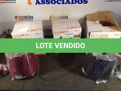 LOTE 443 - 03 LUMINÁRIAS PENDENTE SÃO PAULO. (NO ESTADO) ATENÇÃO! FAZER A VISITAÇÃO ANTES DE ARREMATAR, NÃO SABEMOS SE FUNCIONA. LEILÃO NÃO TEM GARANTIA E NEM DEVOLUÇÃO, SUJEITO A POSSÍVEIS AVARIAS VISÍVEIS/OCULTAS E/OU AUSÊNCIA DE COMPONENTES.