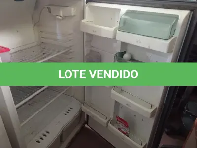 LOTE 434 - 01 GELADEIRA MARCA BRASTEMP 220V. (NO ESTADO) ATENÇÃO! FAZER A VISITAÇÃO ANTES DE ARREMATAR, NÃO SABEMOS SE FUNCIONA. LEILÃO NÃO TEM GARANTIA E NEM DEVOLUÇÃO, SUJEITO A POSSÍVEIS AVARIAS VISÍVEIS/OCULTAS E/OU AUSÊNCIA DE COMPONENTES.