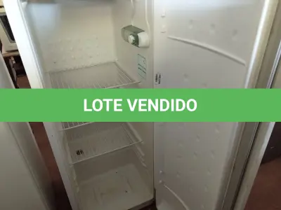 LOTE 441 - 01 GELADEIRA MARCA CÔNSUL 220V. (NO ESTADO) ATENÇÃO! FAZER A VISITAÇÃO ANTES DE ARREMATAR, NÃO SABEMOS SE FUNCIONA. LEILÃO NÃO TEM GARANTIA E NEM DEVOLUÇÃO, SUJEITO A POSSÍVEIS AVARIAS VISÍVEIS/OCULTAS E/OU AUSÊNCIA DE COMPONENTES.