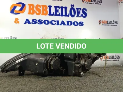 LOTE 139 - 01 FAROL AUTOMOTIVO. (NO ESTADO) ATENÇÃO! FAZER A VISITAÇÃO ANTES DE ARREMATAR, NÃO SABEMOS SE FUNCIONA. LEILÃO NÃO TEM GARANTIA E NEM DEVOLUÇÃO, SUJEITO A POSSÍVEIS AVARIAS VISÍVEIS/OCULTAS E/OU AUSÊNCIA DE COMPONENTES.